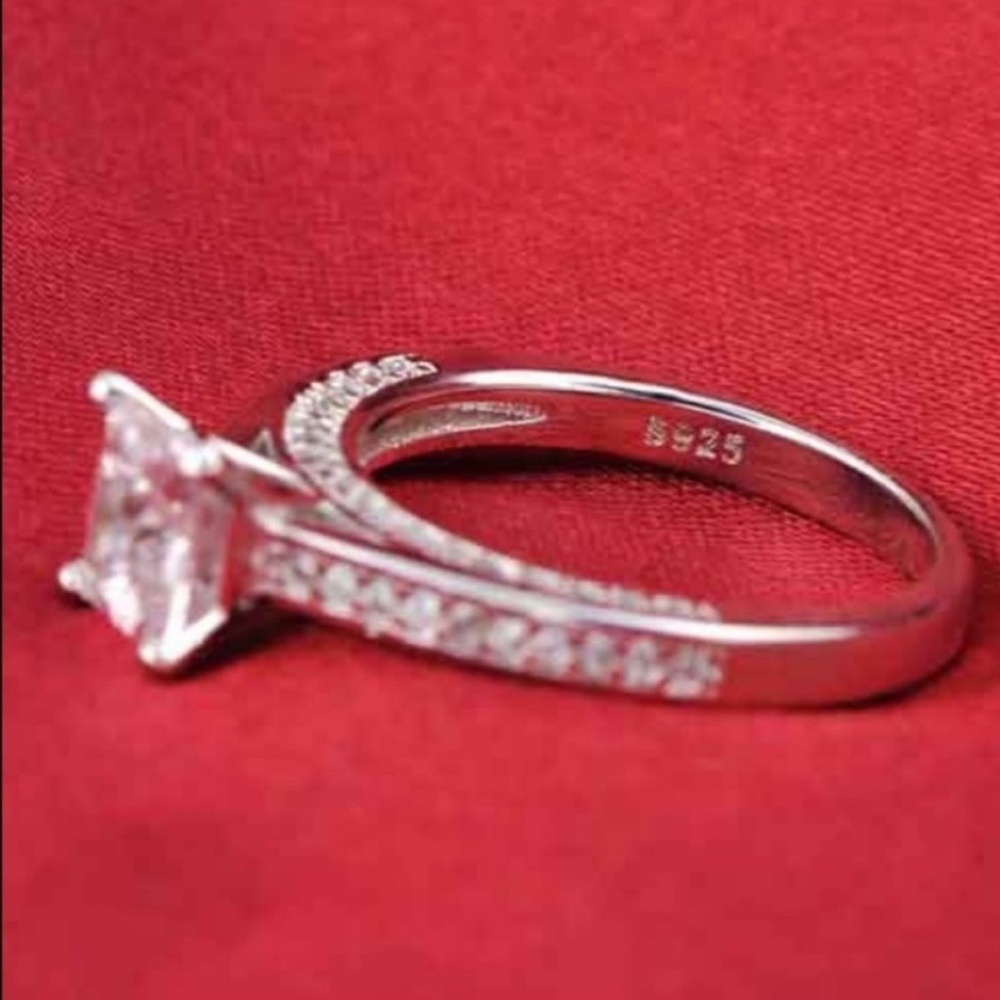 “2 CT” 925 STERLING STERLING ENGAGEMENT DIAMOND RING, CUTE RING, SHINY RING. - Picture 4 of 5